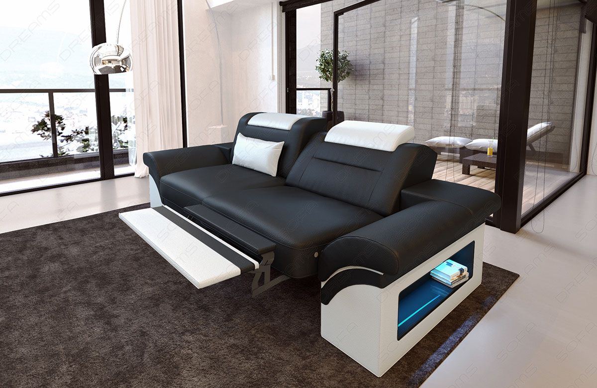 2 Sitzer Designersofa Monza in den Farben schwarz-weiß - Die LED Beleuchtung, USB Anschluss und Relaxfunktion sind optional erhältlich.