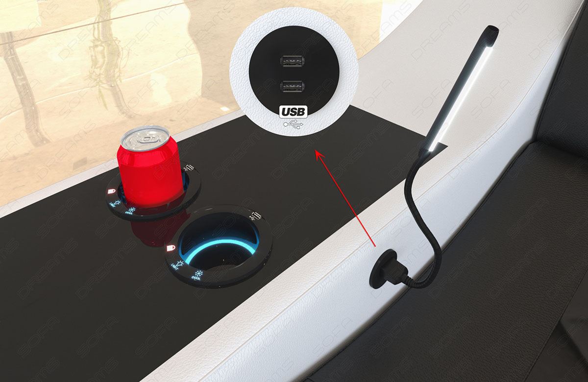 Detailbild der kühlenden Becherhalter mit USB-Anschluss beim Sofa Swing
