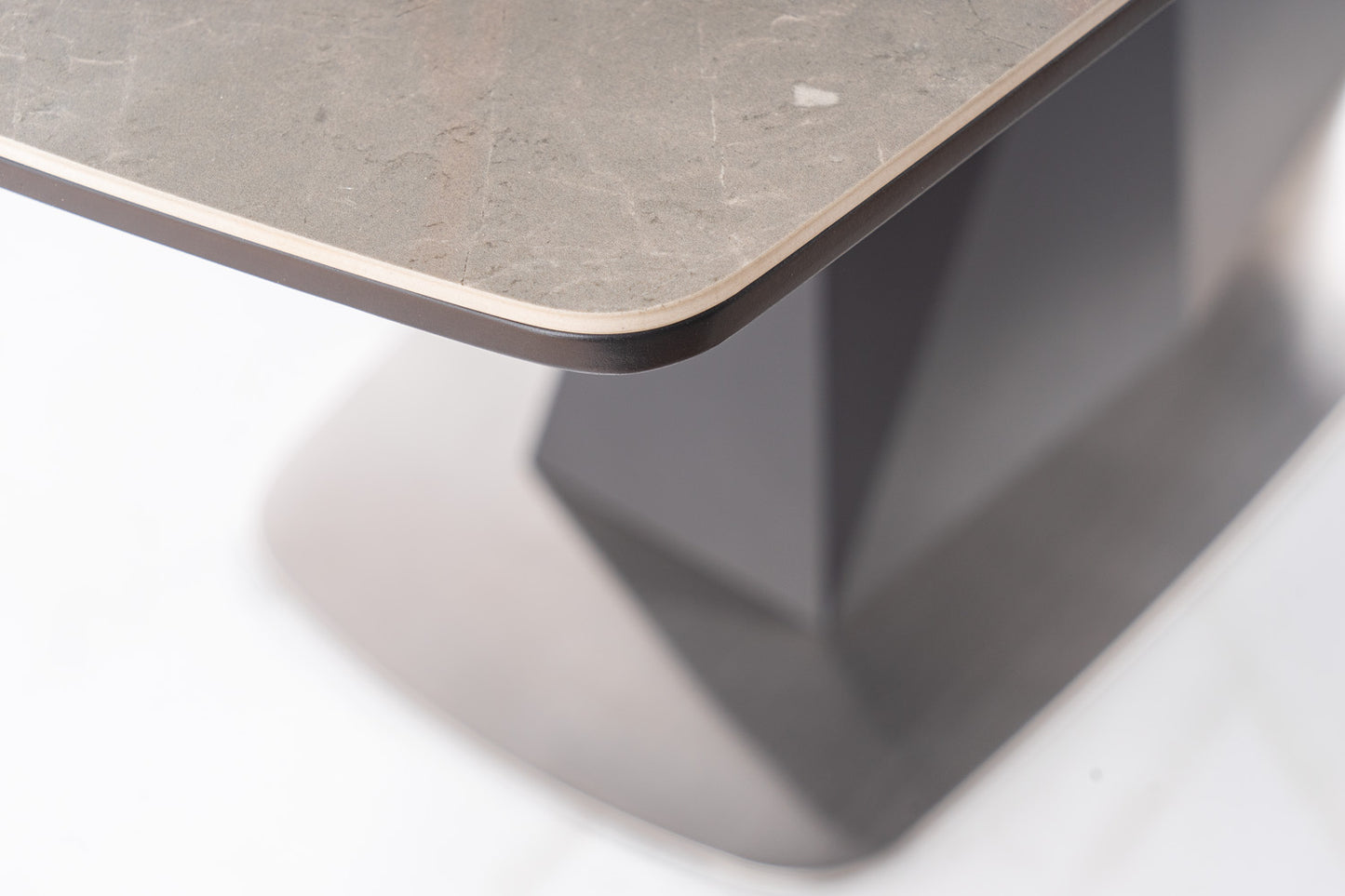 Tischplatte aus gehärtetem Glas in Marmoroptik