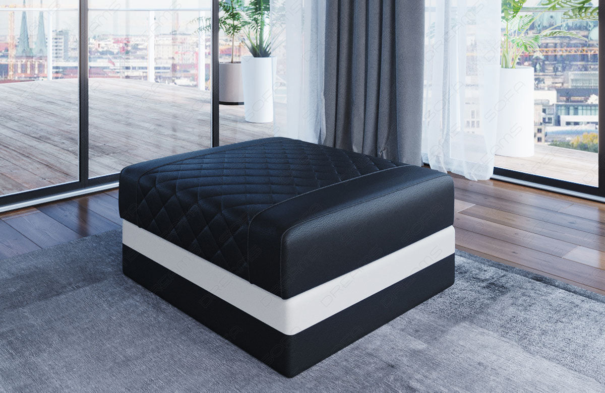 Zu diesem Sofa können Sie optional einen passenden Hocker dazubestellen.