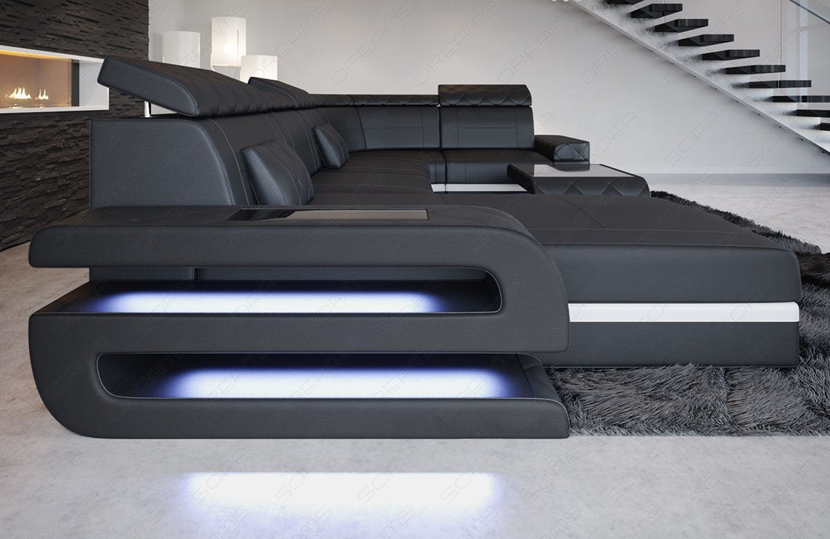 Detail Seitenansicht der Armlehne vom Ledersofa Bologna U Form Mini mit LED Licht und USB