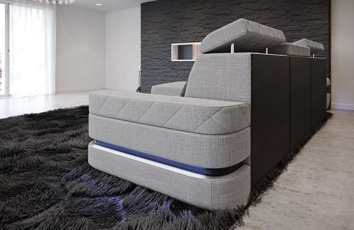 Detailansicht Armlehne und Rückseite beim Stoffsofa Bologna Mini L Form mit LED und USB Anschluss