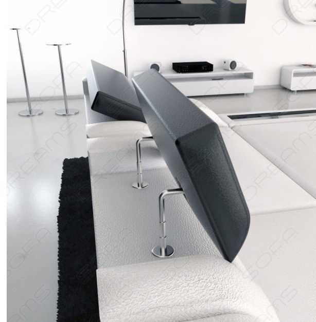 Das Sofa Turino hat multifunktionale Kopfstützen