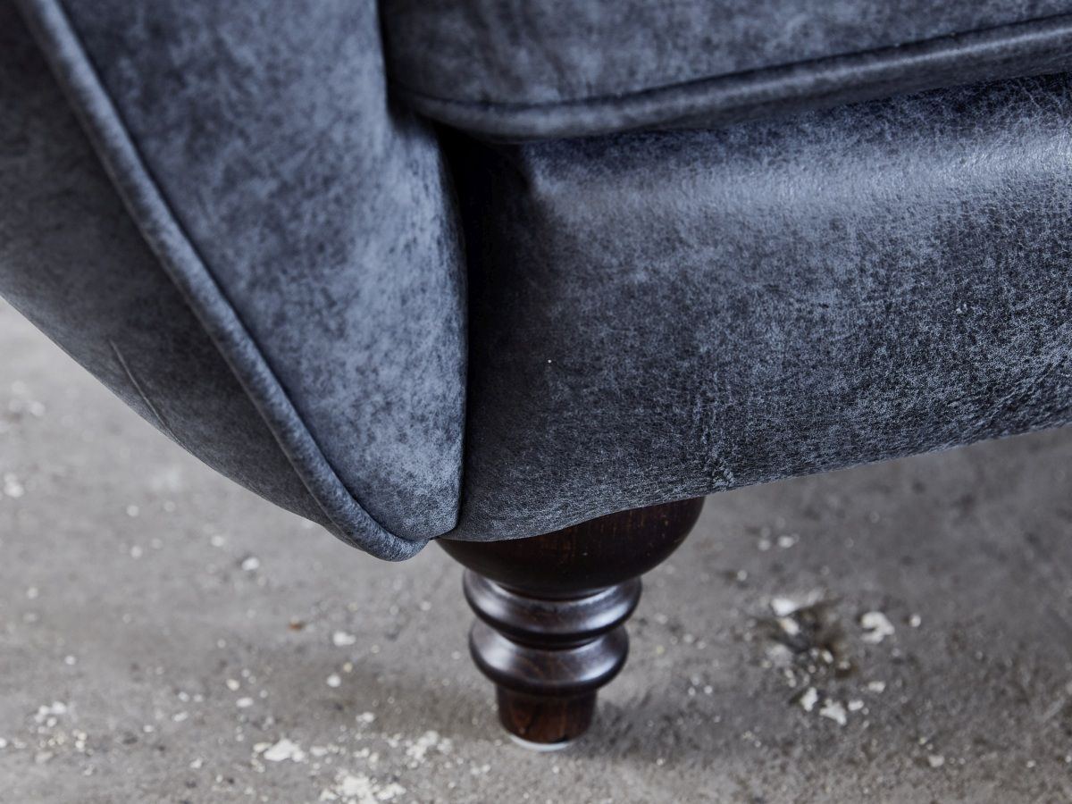 Sofa Bremen mit elden Holzfüßen