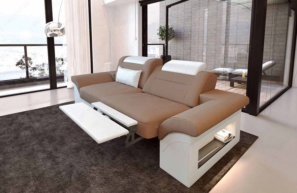Polster Zweisitzer Sofa Monza in taupe - Mineva21 - Die LED Beleuchtung, USB Anschluss und Relaxfunktion sind optional erhältlich. Bei weiteren Fragen kontaktieren Sie uns bitte.