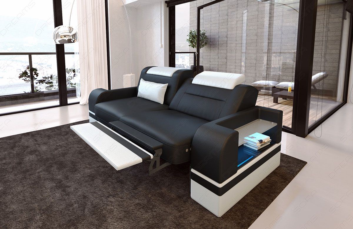 Zweisitzer Ledercouch Parma in schwarz-weiß - Die LED Beleuchtung, USB Anschluss und Relaxfunktion sind optional erhältlich.
