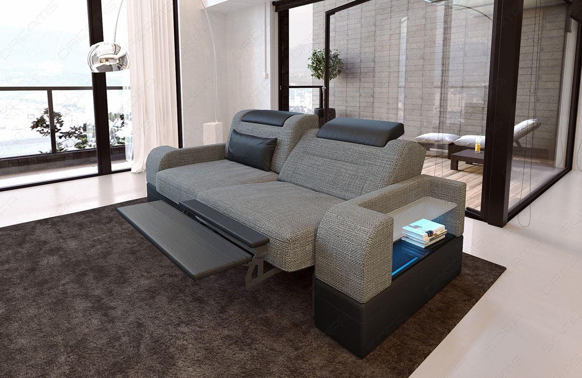 Zweisitzer Sofa Parma Stoff in grau - Hugo5 - Die LED Beleuchtung, USB Anschluss und Relaxfunktion sind optional erhältlich.