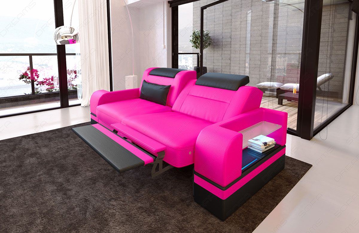 Moderne 2 Sitzer Leder Couch Parma in pink (nur Kunstleder)-schwarz - Die LED Beleuchtung, USB Anschluss und Relaxfunktion sind optional erhältlich.